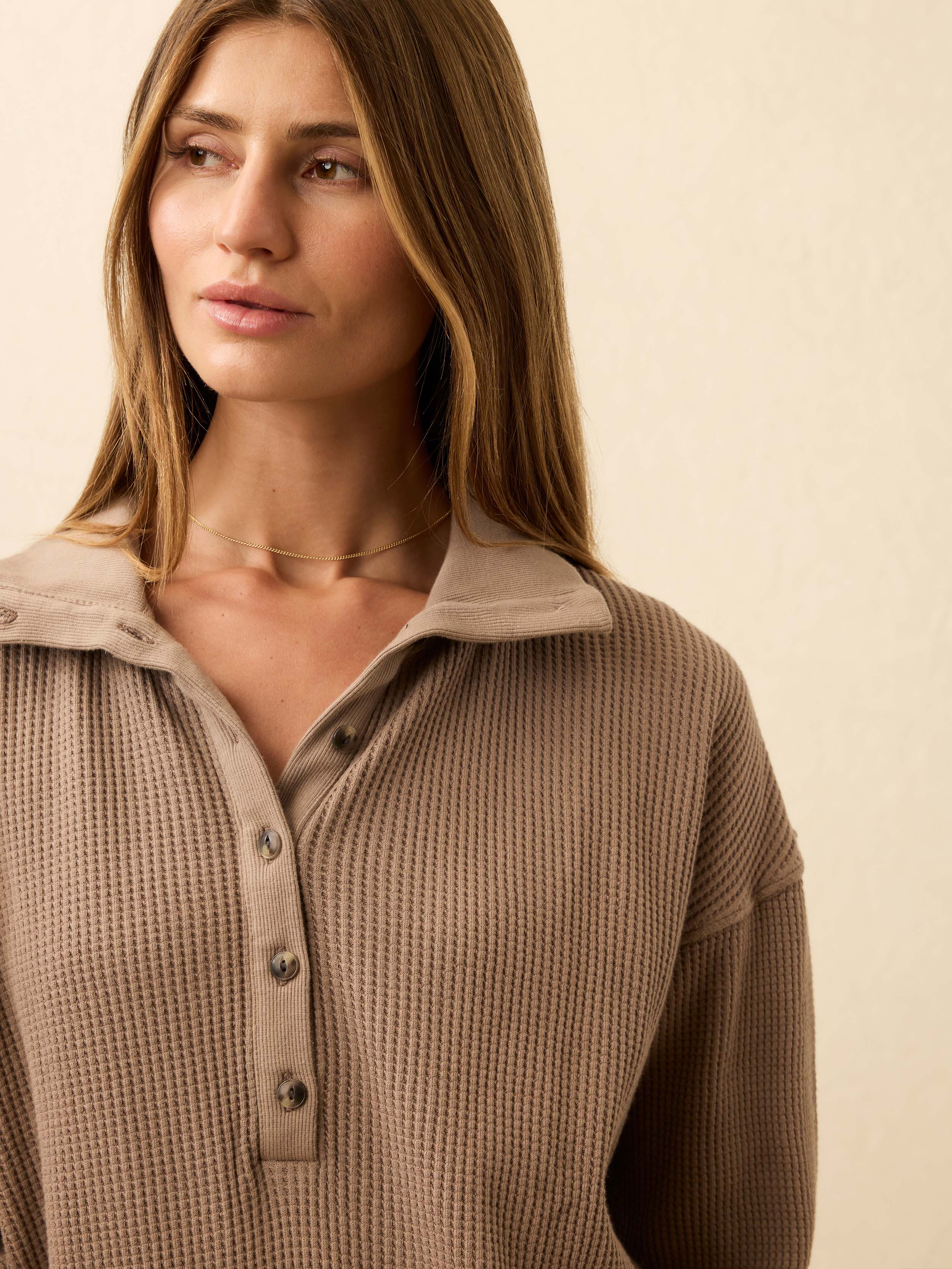 Apres Waffle Henley - Wood Smoke | Faherty Brand