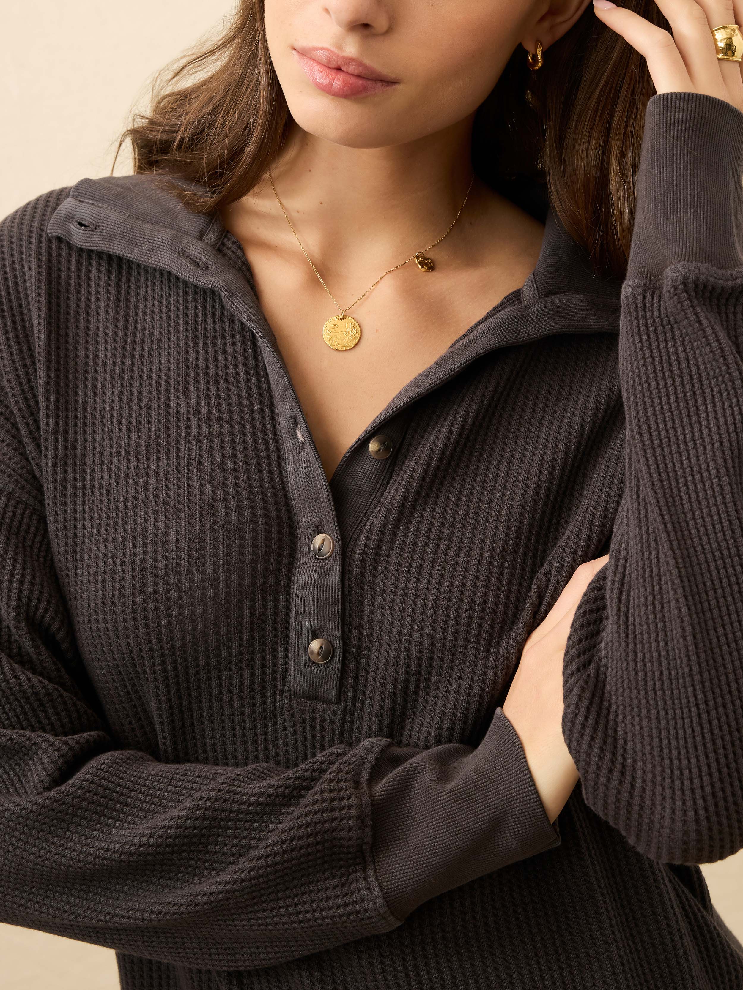 Apres Waffle Henley - Washed Black | Faherty Brand