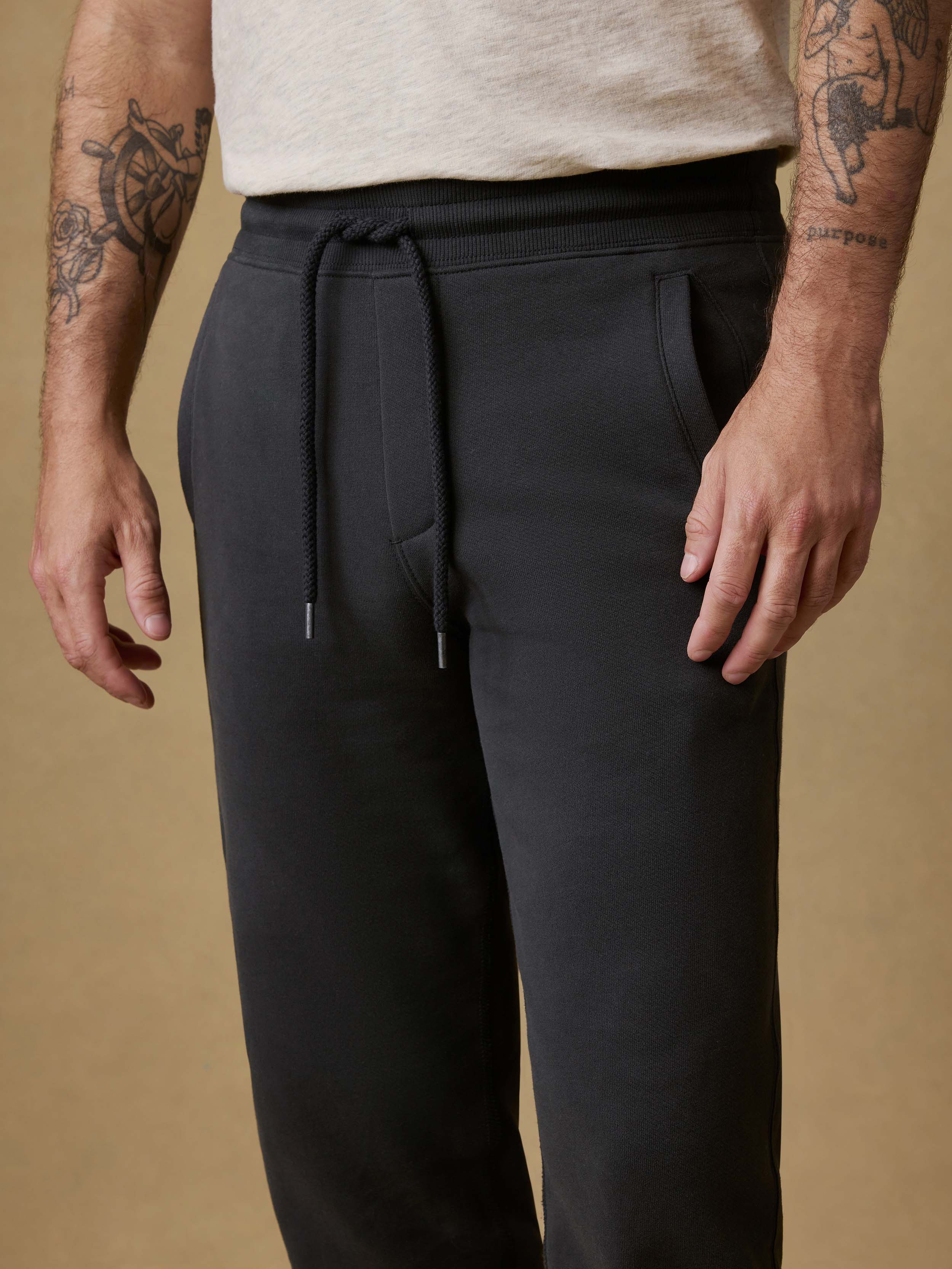 High Standard Fleece Sweatpant - Mountain Black | Faherty Brand
