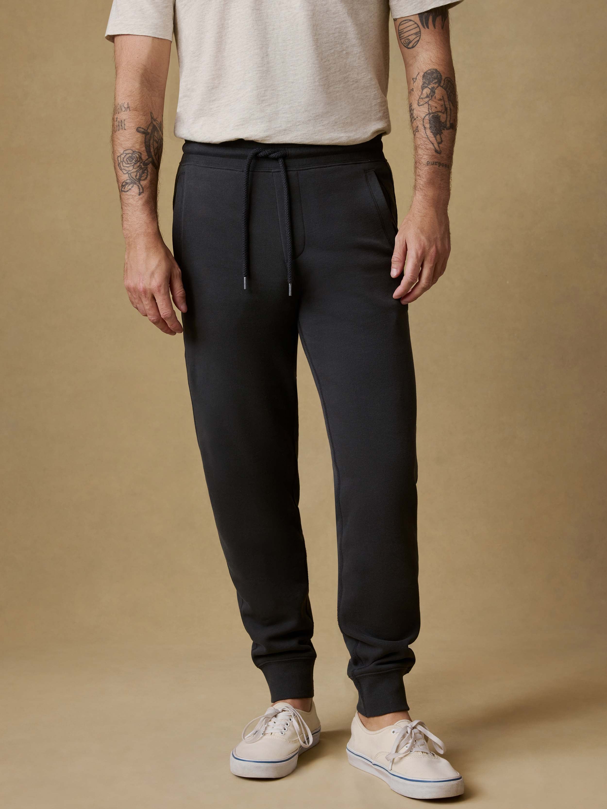 High Standard Fleece Sweatpant - Mountain Black | Faherty Brand