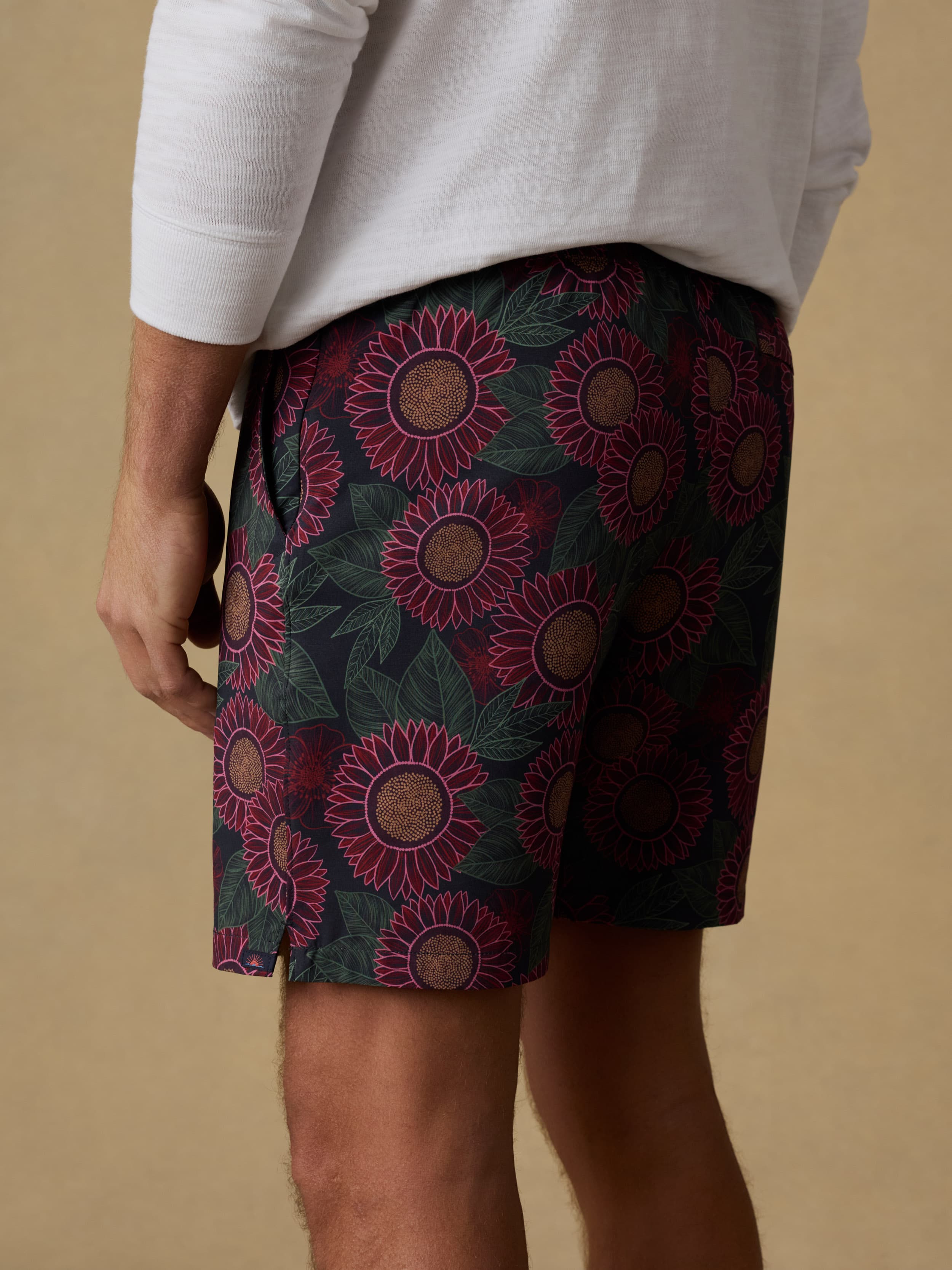 Shorelite Trunk (7") - Black Floral Road | Faherty Brand